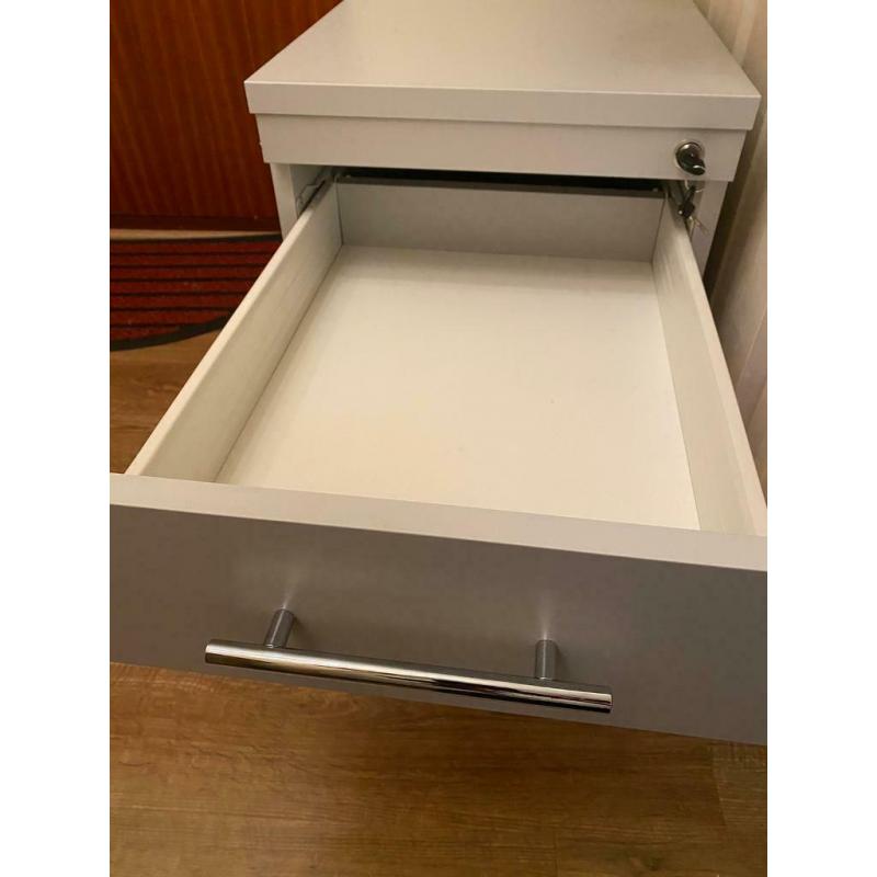 Filling cabinet - 3 drawer