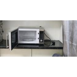 Microwave - Excellent Condition - Delivery Avalibile2.