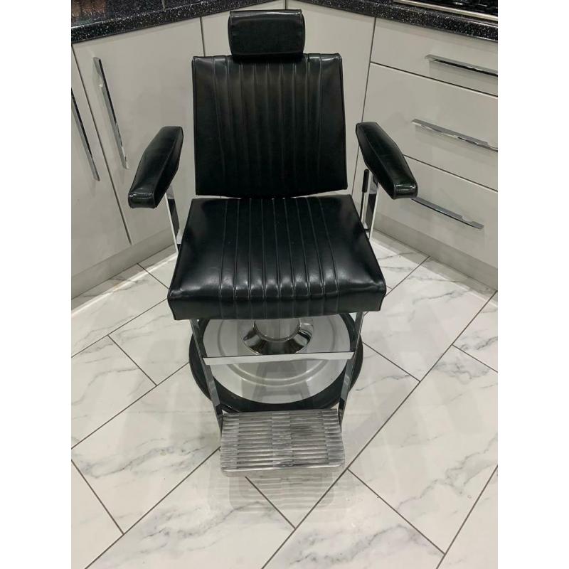 1 x Takara Belmont Dainty Salon Barbers Hairdressing Optician Tattoo Chair