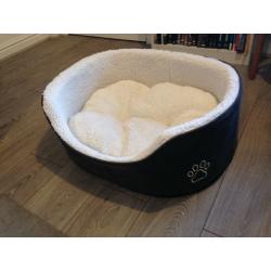 Dog bed (medium-sized, collie or similar)