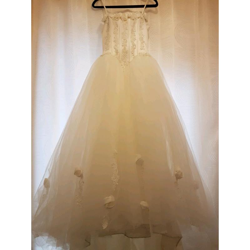Sincerity Sweetheart Ivory Wedding Gown & Veil