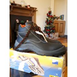 UK Size 9 (EU 43) Bac'Run 801 S3 Safety Boots, as new