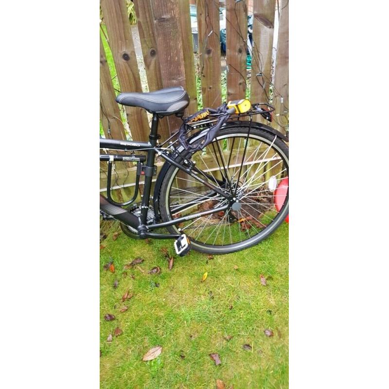 BARGAIN HALFORDS 18 INCH BIKE AS NEW WITH ACCESSORIES ?120 ONOS