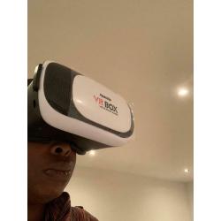 Virtual reality headset device for mobile phones
