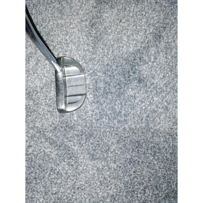 REDUCED TO SELL! Golf club (lefty) putter
